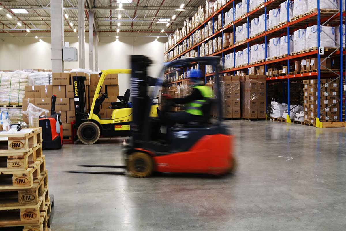 magazyny z obsluga logistyczna